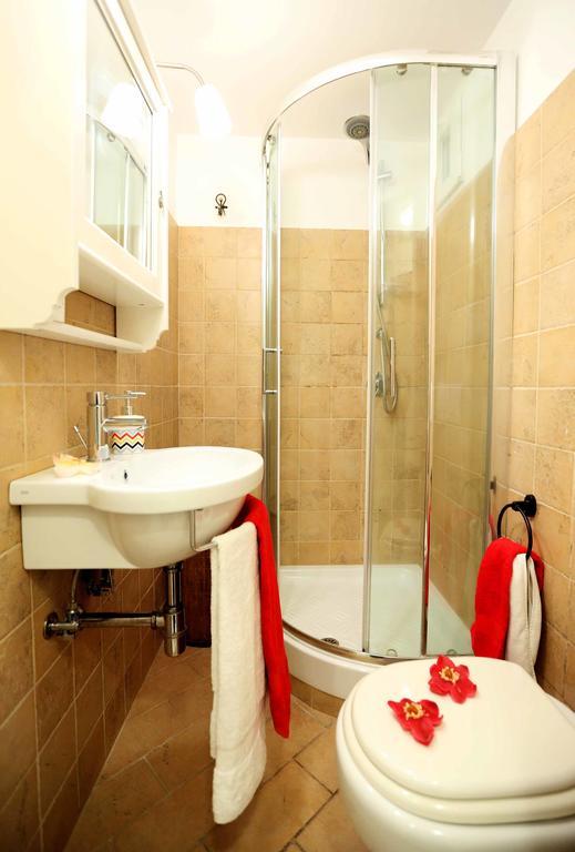 Riari Trastevere Apartment Rome Bagian luar foto